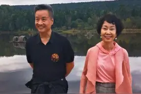 阎维文：陪发妻抗癌32年，女婿背景太强大，怪不得女儿愿意嫁给他图片