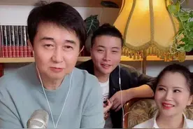 付笛生任静带儿子现身直播间唱歌，一家三口同框画面引网友羡慕图片