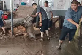 加速恢复→北京受灾地区快递业务已基本正常图片