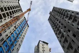农民工工资要实行月薪制图片