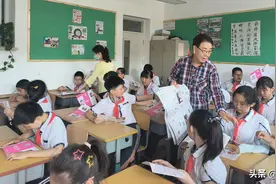 9部书籍、700余篇文章、26万余人次听众：74岁讲师孙逊将健康教育科普进行到底图片
