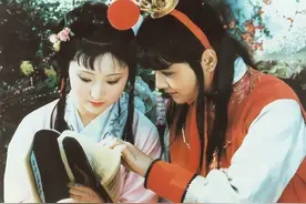 红楼梦：宝黛的爱情有多美？摆脱欲望和世俗，灵魂契合的知心爱人图片