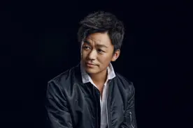 徐峥公开表态：最难时是宝强帮的我，但是现在票房再高我也不用！图片
