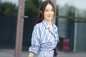 霍思燕的尖头高跟鞋图片