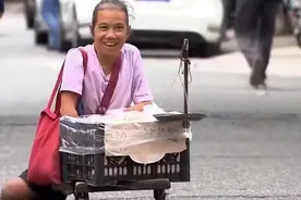 她天生没手没脚，被父母嫌弃，火车上遇帅气老公，逆袭成人生赢家图片