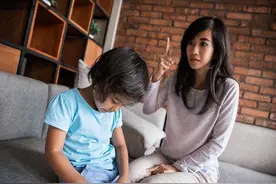 以下原生家庭，容易养出“讨好型”孩子，总是处处隐忍、不懂拒绝图片