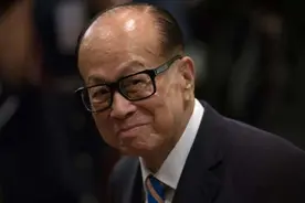 乌克兰的战火，吓得李嘉诚又跑路了……图片