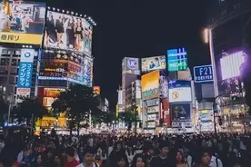为什么日本每年都有十几万人选择半夜搬家？图片