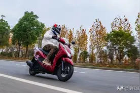不谈情怀 它仍有贵的道理：本田LEAD125综合测评图片