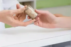 几块钱一瓶的复方甘草片，止咳化痰效果好，医生为何不建议使用？图片