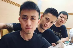 比王思聪还有钱？坐3.6亿私人飞机，千万豪车说丢就丢，秦奋是谁图片