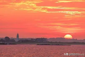 是自然灾害将至的预兆吗？浙江舟山天空呈血红色，疑似有不明光源图片