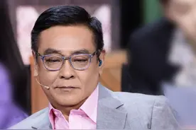 尔冬升，拽什么拽图片