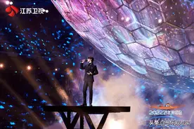 人民日报都点赞的江苏卫视跨年晚会，口碑大爆，热度第一当之无愧图片