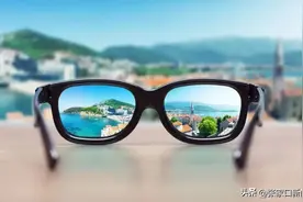 长期戴眼镜，眼睛会变凸吗？图片