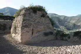 遗落在古羌大地上的文物古迹 南河烽火台图片