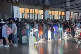 太原站和太原南站：半年1371余万人次！有你没？图片