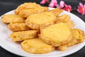 炸馒头片，只裹蛋液是错的，巧用1味料，馒头片外酥里软，不吸油图片