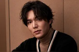 李敏镐颜值彻底崩了，皮肤松弛满脸坑，合作李易峰解约代言惹群嘲图片