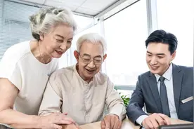 我老爸是乡镇书记，天天一斤白酒两包烟图片