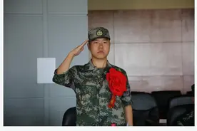 曾推迟退伍 他从高原边防战士成为名校硕士！图片