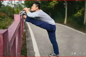 下肢拉伸：三种压腿动作如何练？图片