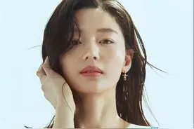 韩国影星——全智贤性感迷人的身材，太美了图片