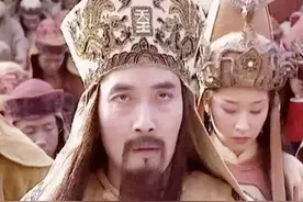 清军攻入天京，派人挖出洪秀全尸体，曾国藩下令烈火焚之图片