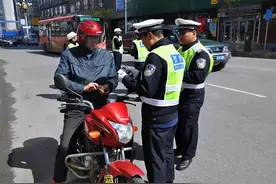 5月1日，摩托车、电动车迎“2+4”规定，带牌销售、不能违规载人图片