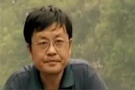 02年河南女孩喊陌生男子爸爸，一查DNA发现：是失散多年的亲叔叔图片