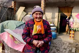 17岁俄罗斯美女嫁大20岁山东汉，丈夫瘫痪不离不弃，80多年没回家图片