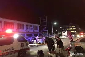 泰国青年太猖狂！找茬群殴三父子图片