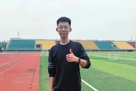 西安石油大学大四学生张高赫：从小听力障碍，如今用努力搏出精彩人生图片