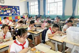 来看看上海财经大学附属北郊高级中学、广中路小学、红旗小学的校园生活是什么样？图片