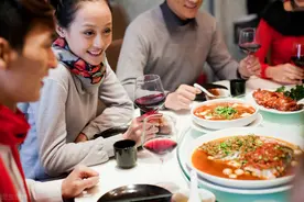 每逢佳节胖3斤？做到5件事，让你享受美食的同时，避免身材发胖图片
