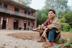 湖南男子身患怪病20多年，手脚长满树枝还能开花，这是怎么回事？图片