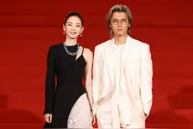 事实证明，巨星家庭出身的谢霆锋，已经走上了另一条大道图片