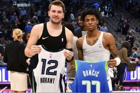 46分+44分+联盟第一！越打越猛，一个人干翻三巨头，NBA未来门面图片