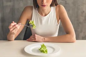 节食减肥的危害图片