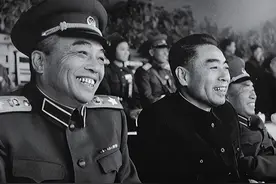 彭老总感叹:抗美援朝是我指挥，可谁知道，周总理的作用比天大！图片