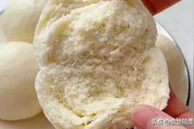 发面蒸馒头，10个人有8个错，教你2招，馒头雪白松软还多层图片