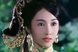 当淡颜美人遇到浓颜美人，刘亦菲3次输给景甜，蒋勤勤完胜王艳图片