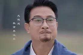 他一出道就被TVB视为“刘德华接班人”，如今发福到根本认不出图片