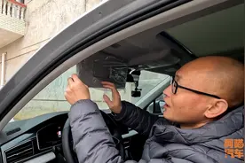车开了几年，多少人新车出厂的膜都还没有撕？你也是这样吗？图片