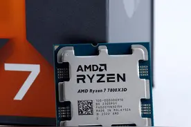 在游戏中击败13900K！5800X3D“接班人”： 锐龙7 7800X3D处理器首测图片