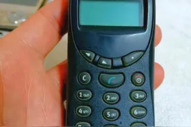 30年的时代变迁，90年代至今我用过的经典手机图片