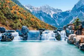 日本女性职员旅行中被好上司“性骚扰”的故事图片