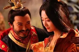 富大龙：没有吻戏也能演出荒淫无道，演疯批皇帝更是吓坏导演图片
