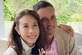 莫文蔚和初恋老公过52岁，结婚11年未生育，仨继女中最大的近30岁图片
