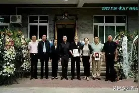 秦基伟将军的夫人唐贤美去世，享年94岁，很多老同志的后代吊唁她图片